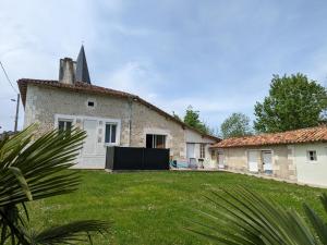 Maisons de vacances Gite Montboyer, 4 pieces, 6 personnes - FR-1-653-187 : photos des chambres