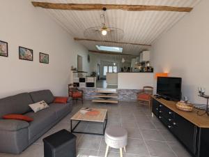 Maisons de vacances Gite Montboyer, 4 pieces, 6 personnes - FR-1-653-187 : photos des chambres