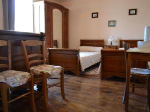 Maisons de vacances Gite Saint-Genis-d'Hiersac, 3 pieces, 5 personnes - FR-1-653-189 : photos des chambres