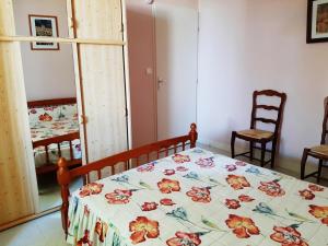 Maisons de vacances Gite Champniers, 3 pieces, 4 personnes - FR-1-653-198 : photos des chambres