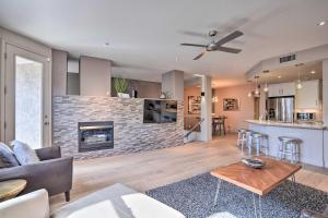 Beautiful Scottsdale Home - Walk to Shops and Golf