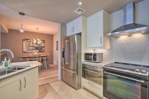 Beautiful Scottsdale Home - Walk to Shops and Golf