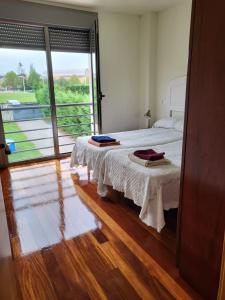 Chalet en Somió con finca independiente