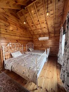 أكواخ غيم ومطر