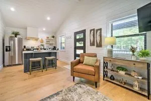 A Little Bit of Simple Cabin with Pond Access - Eagletown