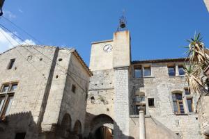 B&B / Chambres d'hotes Charmante suite romantique avec cave a vin : photos des chambres