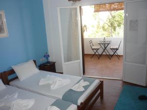 Apanemia Rooms Syros Greece