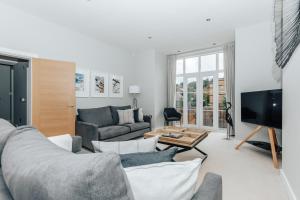 Blue Heron - 2 Bedroom Apt with 2 parking spaces