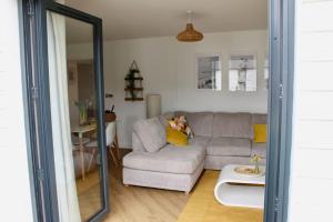 Salt Yard Apartment, Parking and Terrace, Whitstable