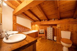 Chalets Magnifique chalet authentique au coeur des 3 vallees : photos des chambres