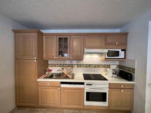 Appartement spacieux au cœur de Méribel, proche des pistes, pour 4, balcon - FR-1-688-40