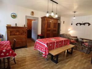 Appartement cosy 6 pers. avec balcon au village, proche parking et local à skis - FR-1-342-291
