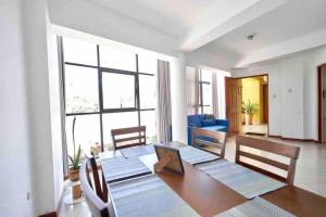 A 3 Cdras del Centro histórico, Amplio y en Piso 2