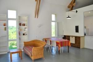 Maisons de vacances Tobacco barn house in an exceptional environment in Limeuil for 4 people : photos des chambres