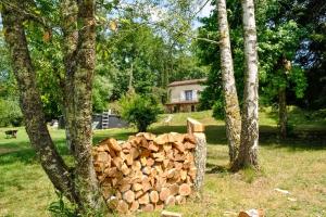 Maisons de vacances Old farmhouse and orchard situated in the middle of nature in a quiet area : photos des chambres