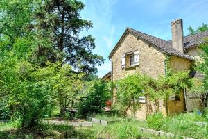 Maisons de vacances Old farmhouse and orchard situated in the middle of nature in a quiet area : photos des chambres