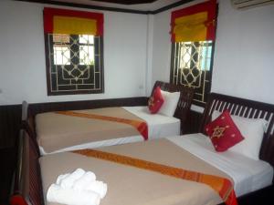 Merry Riverside Hotel