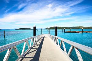 Whitsunday Passage via Airlie Beach, 4802 Daydream Island, Australia.