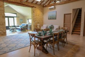 Maisons de vacances Magnificent Guest House on the bank of the Dordogne river : photos des chambres