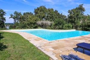 Maisons de vacances Magnificent Guest House on the bank of the Dordogne river : photos des chambres