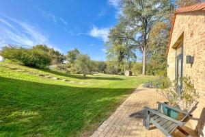 Maisons de vacances Magnificent Guest House on the bank of the Dordogne river : photos des chambres