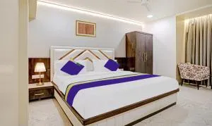 Treebo Premium Golden Bliss Trimurti Nagar Square - Rāipur