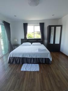 Charlies Angels Hotel Restaurant