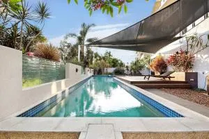 'Pearl Paradise' A Tropical Oasis with Ocean Views - Fannie Bay