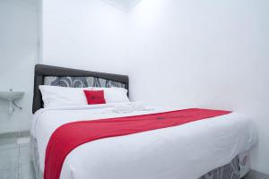 RedDoorz Syariah near Exit Toll Puncak