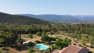 Maisons de vacances Maison typique provencal au coeur de la nature : Maison 5 Chambres