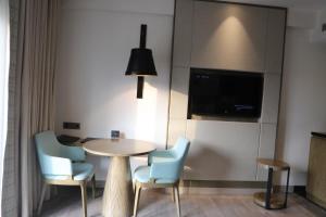 THE CRUZE PREMIUM BOUTIQUE HOTEL