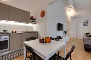 Guya Apartment by Mamo Florence