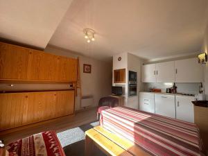 Studio à Méribel : ski aux pieds, balcon, Wi-Fi et parking - FR-1-688-32