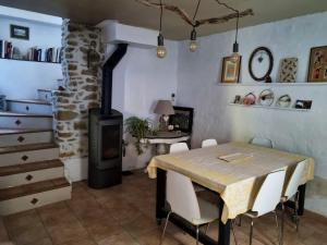 Maisons de vacances Maison de 4 chambres avec jardin clos et wifi a Gardanne : photos des chambres