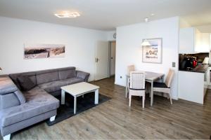 Gmelinstra_e 12_ Whg_ 1_ Haus Meer