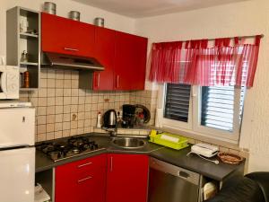 Apartments Pine & Oak with shared seasonal hot tub