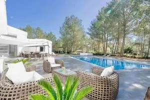 Beautiful villa with Private Wood - Санта-Хертрудіс