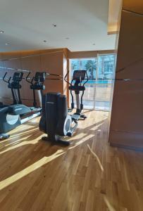 Gharfar-2 Heaven Escape-Golf view-high floor-Netflix-GYM-Pool-perfect staycation