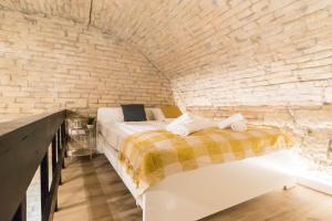 KIRÁLY DOWNTOWN STUDIO