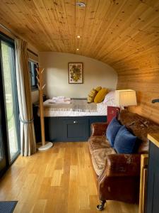 Robins Nest (Top Cabin)