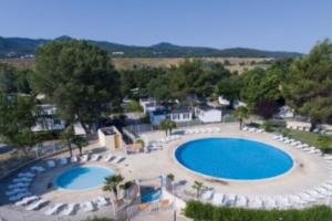 Campings mobil home tout confort 6 personnes climatise au pied du Luberon : photos des chambres