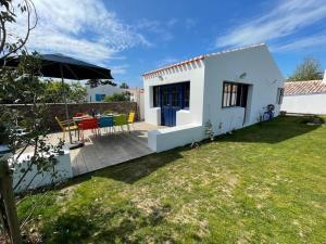 Maisons de vacances Charmante petite maison avec jardin plage des vieilles : photos des chambres