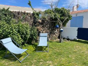 Maisons de vacances Charmante petite maison avec jardin plage des vieilles : photos des chambres