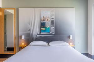 Hotels B&B HOTEL Marseille Euromed : photos des chambres