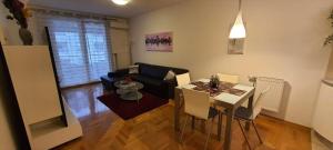 Flexible SelfCheckIns 35 - Zagreb - Garage - Loggia - New