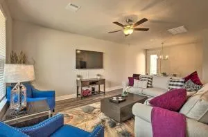 College Station Townhome with Furnished Patio! - Washington