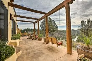Adobe Home - River and Mtn Views with Hot Tub! - Powell Butte