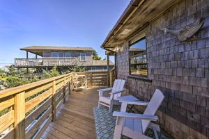 Walk to Bay & Boat Launch: Beach House in Avon
