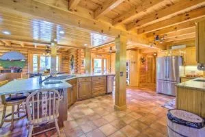 Calhoun Cabin with River View and Wraparound Deck - Dalton