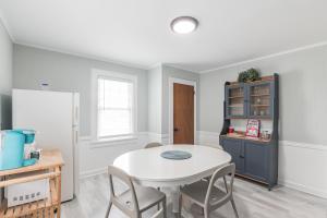 Large Patio with Ocean Views Beach Block Parking Unit 3